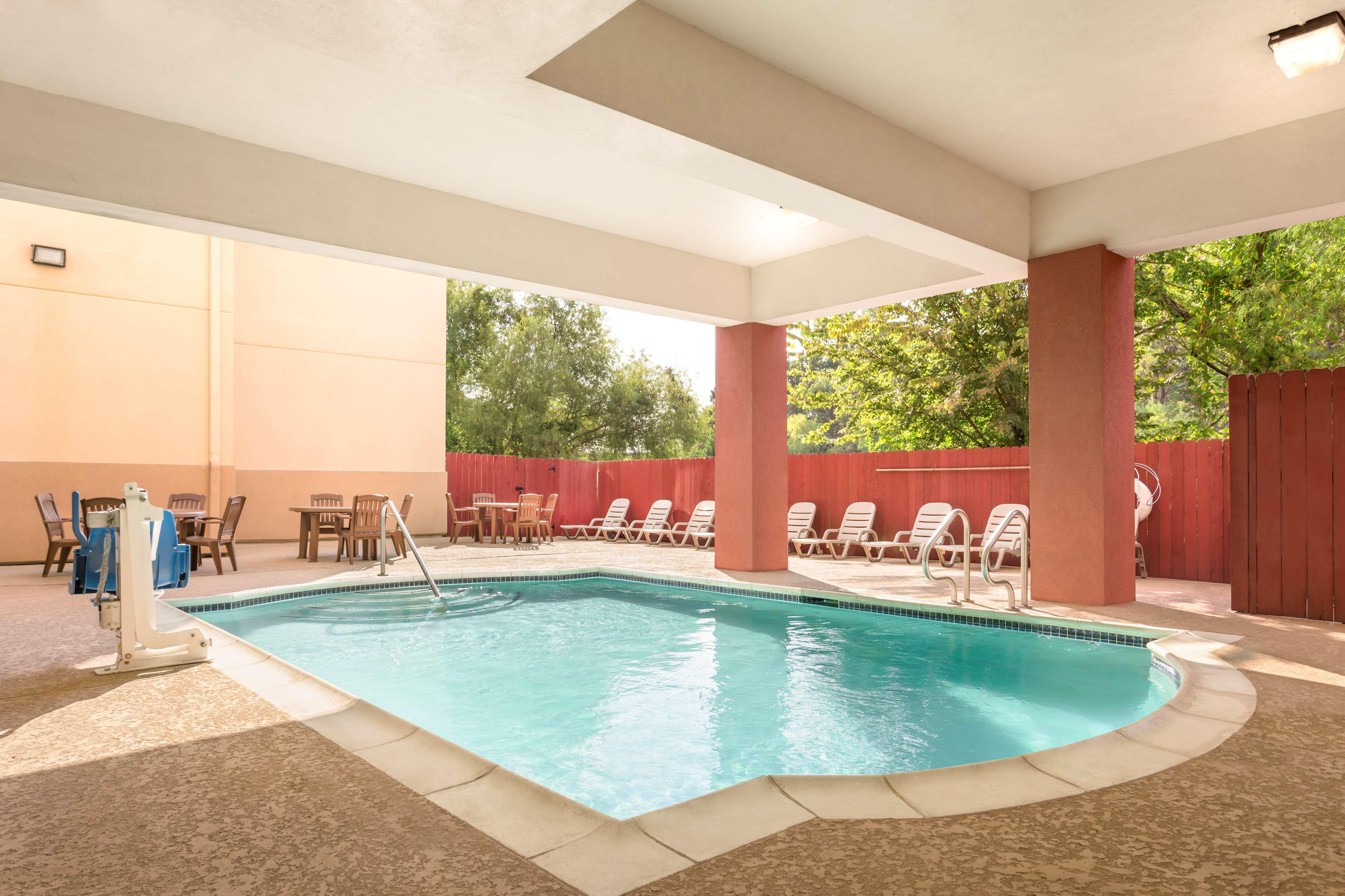 Sonesta Essential Iah Airport Jfk Boulevard - Newly Renovated Хьюстон Экстерьер фото
